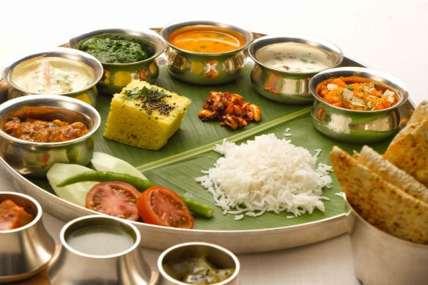 सावन व् भादो मास में खान पान का विशेष् ध्यान रखे।