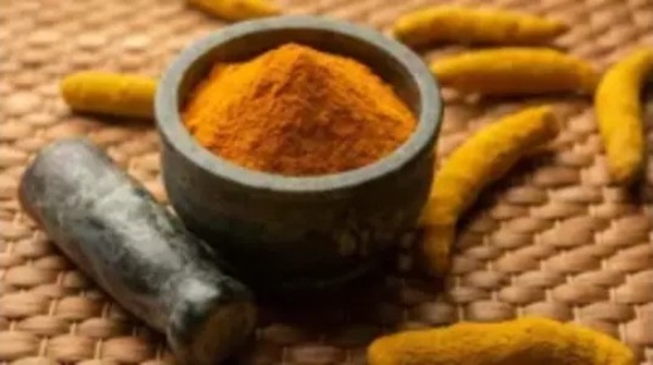 हल्दी में शरीर से बैक्टीरियल को नष्ट करने की भरपूर क्षमता होती है।