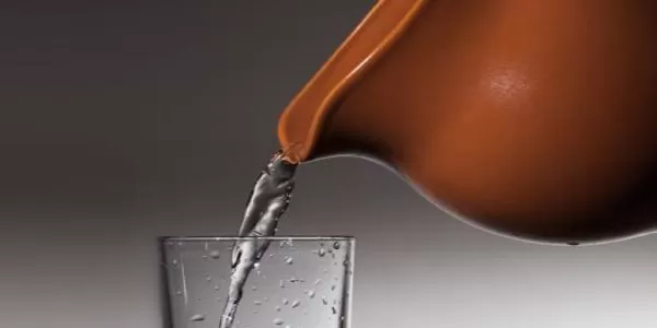 आज हम बोतलों में पी रहे है जहर हो जाए सावधान